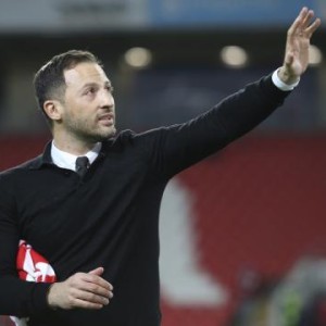 赛程-斯巴达克无奈被逐呼唤和平 大度祝福莱比锡主帅